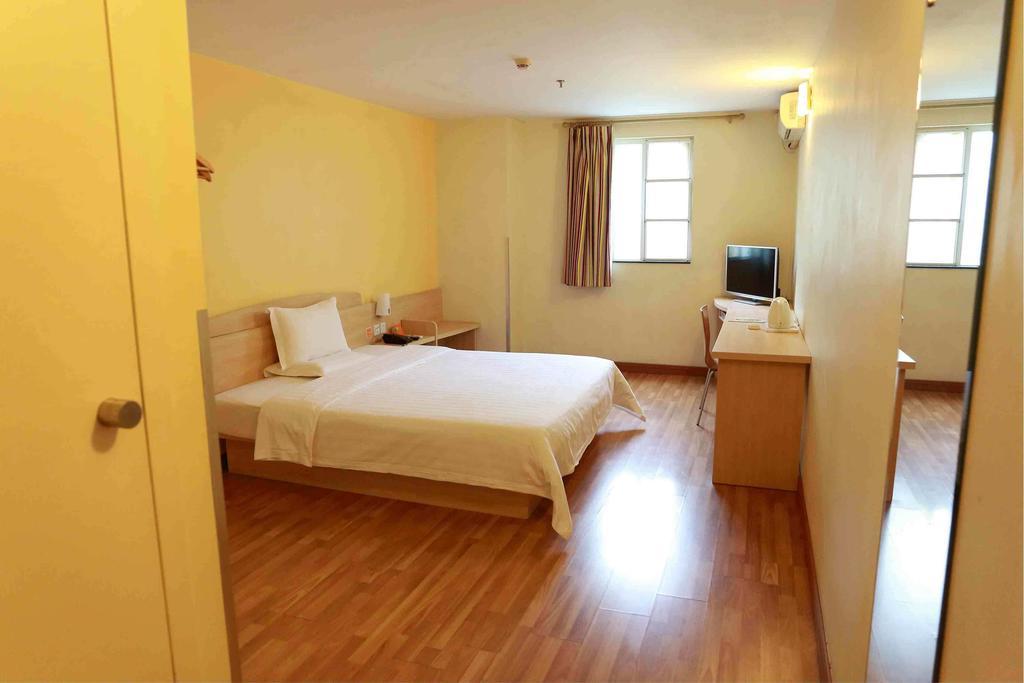 7Days Inn Beijing Zhongguan Village Suzhou Bridge Room photo